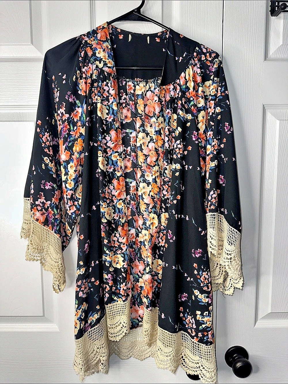 Floral Lace Trim kimono in Black & Orange Size Small/Medium
